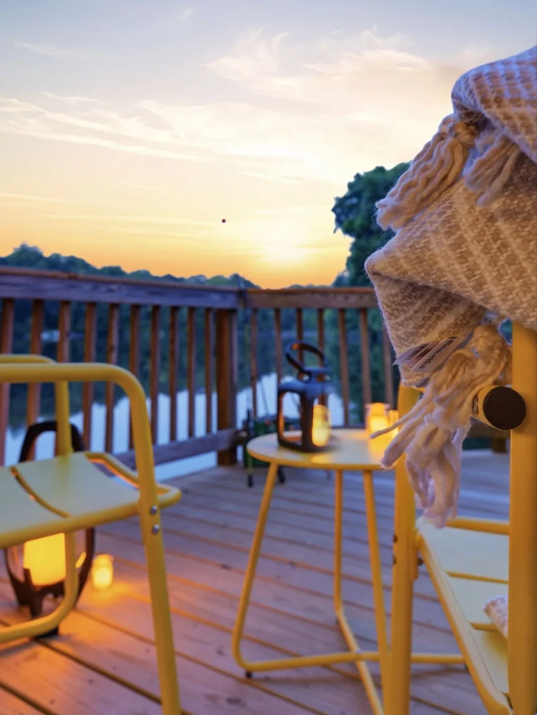 1 HDB – HERO – Sunset Dock