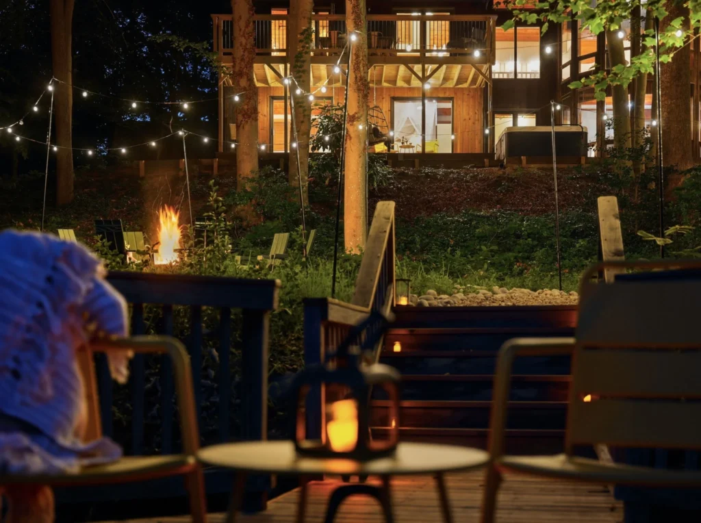 HDB – House Lit from Dock
